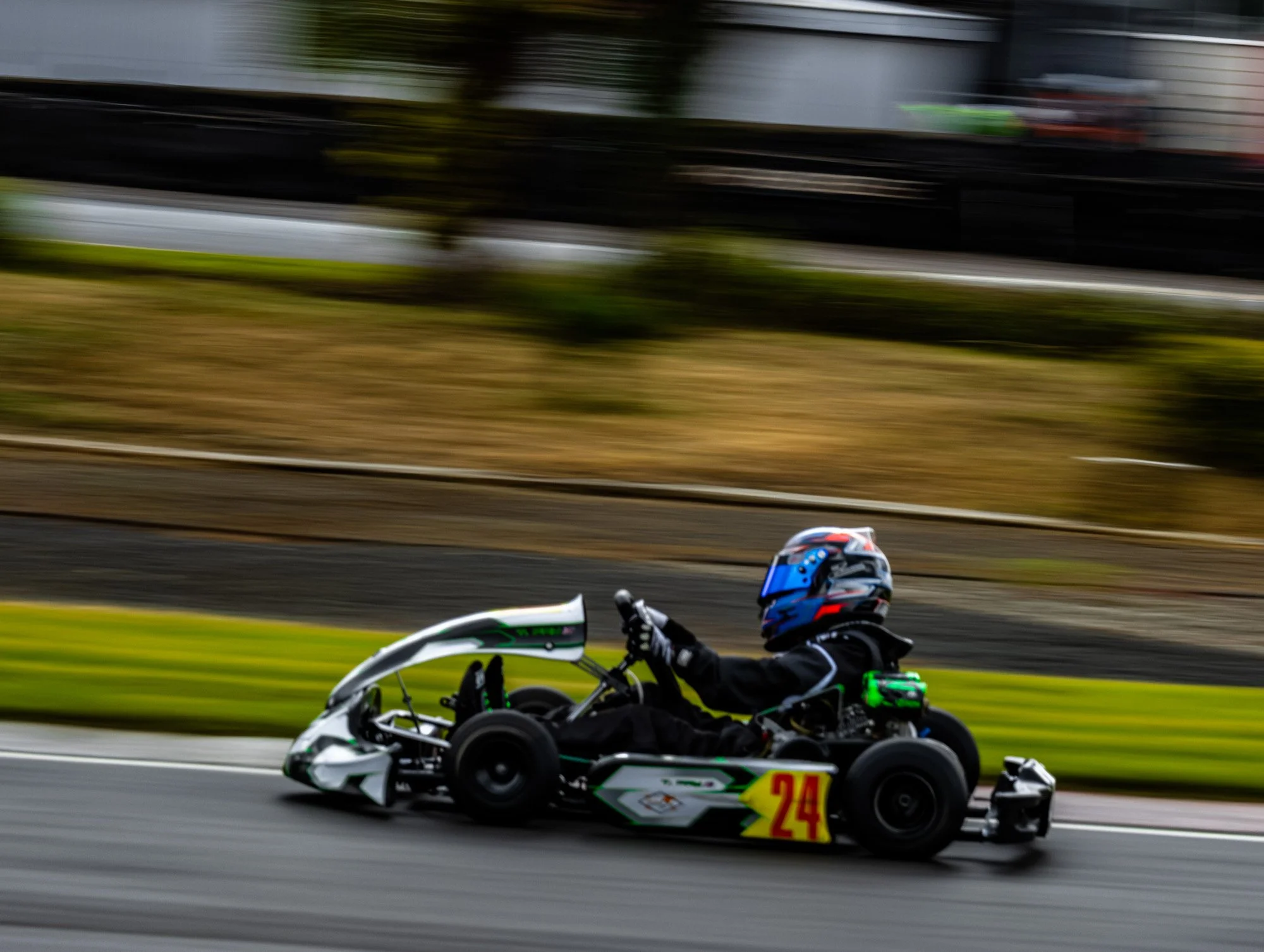 "24 Chasing Victory"