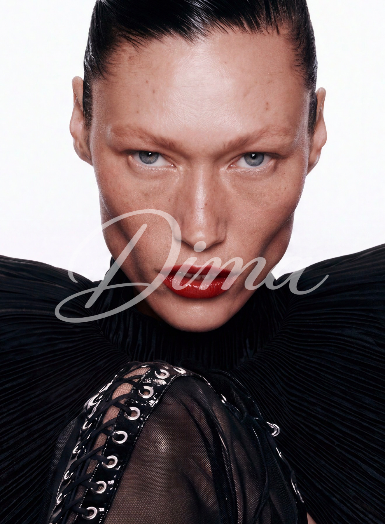 DIMA MAKEEV
Independent Visual Study / 2026