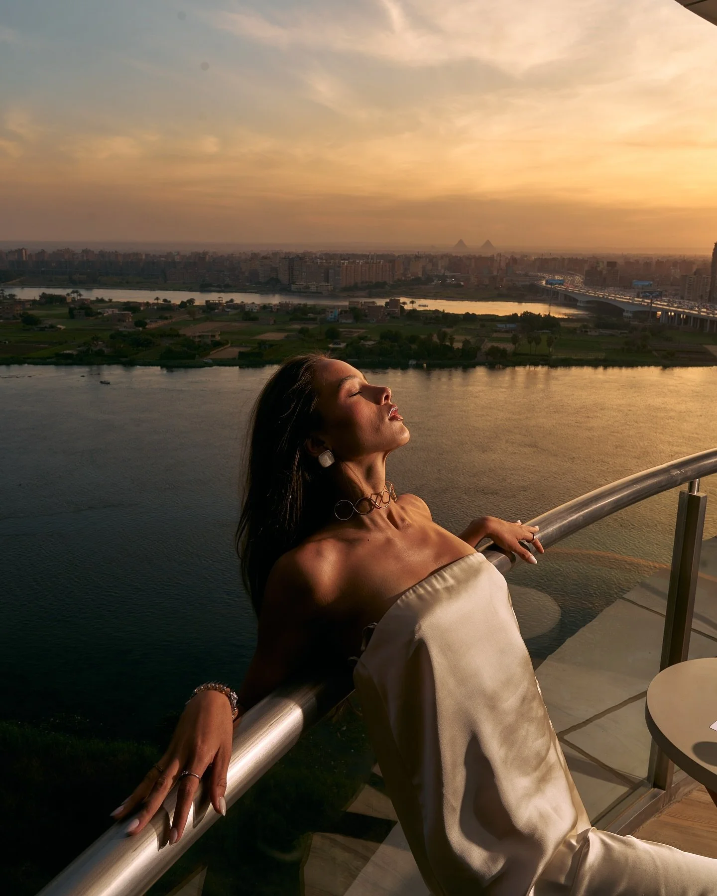 Every frame designed with your audience in mind.

Shot for @hiltonnilemaadi