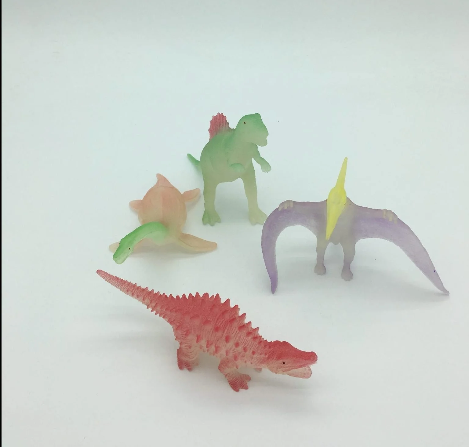 SGDDGlowInDarkDinosaurSetof6Be1516707334785.jpg