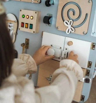 Playlearn Woobiboard PLUS Sensory Busy Board