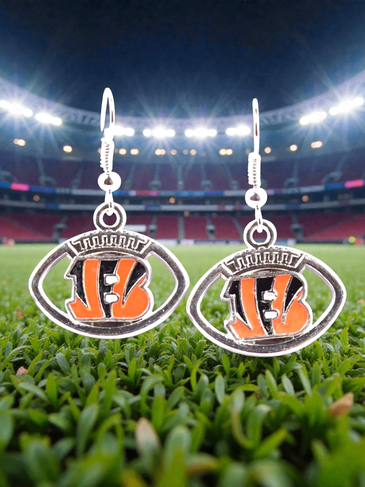 E114 Cincinnati Bengals With A Football Curve Earrings