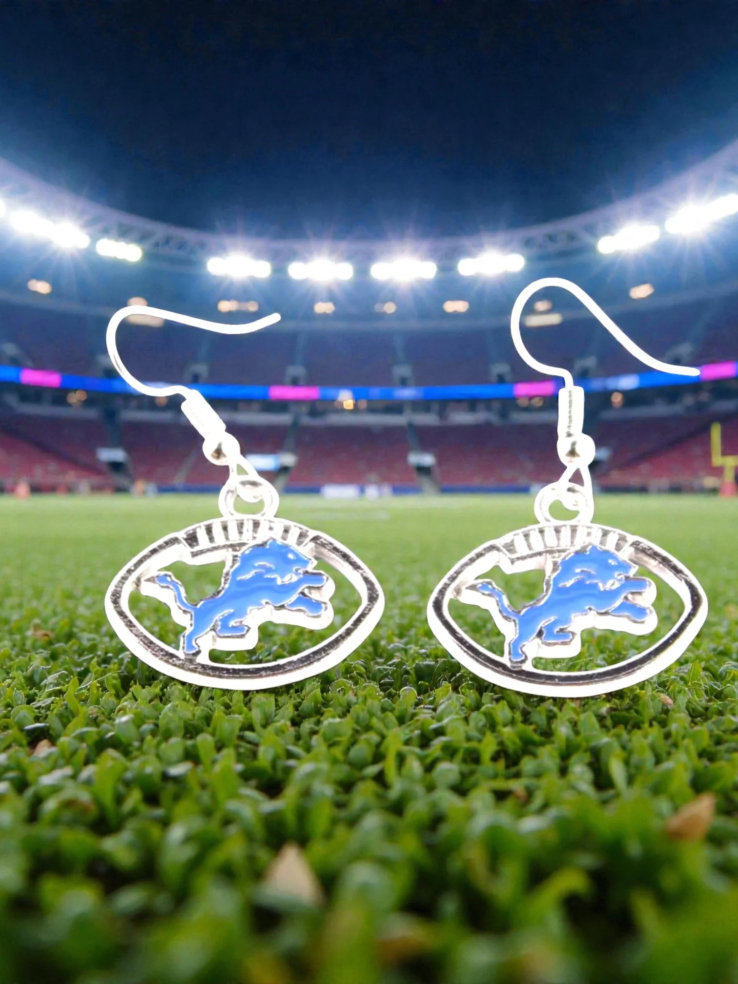 E117 Detroit Lions With A Football Curve Earrings