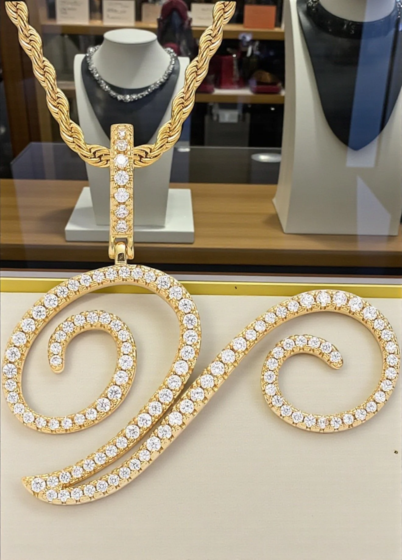 SS522 Sassy's Dazzling Gold Initial 