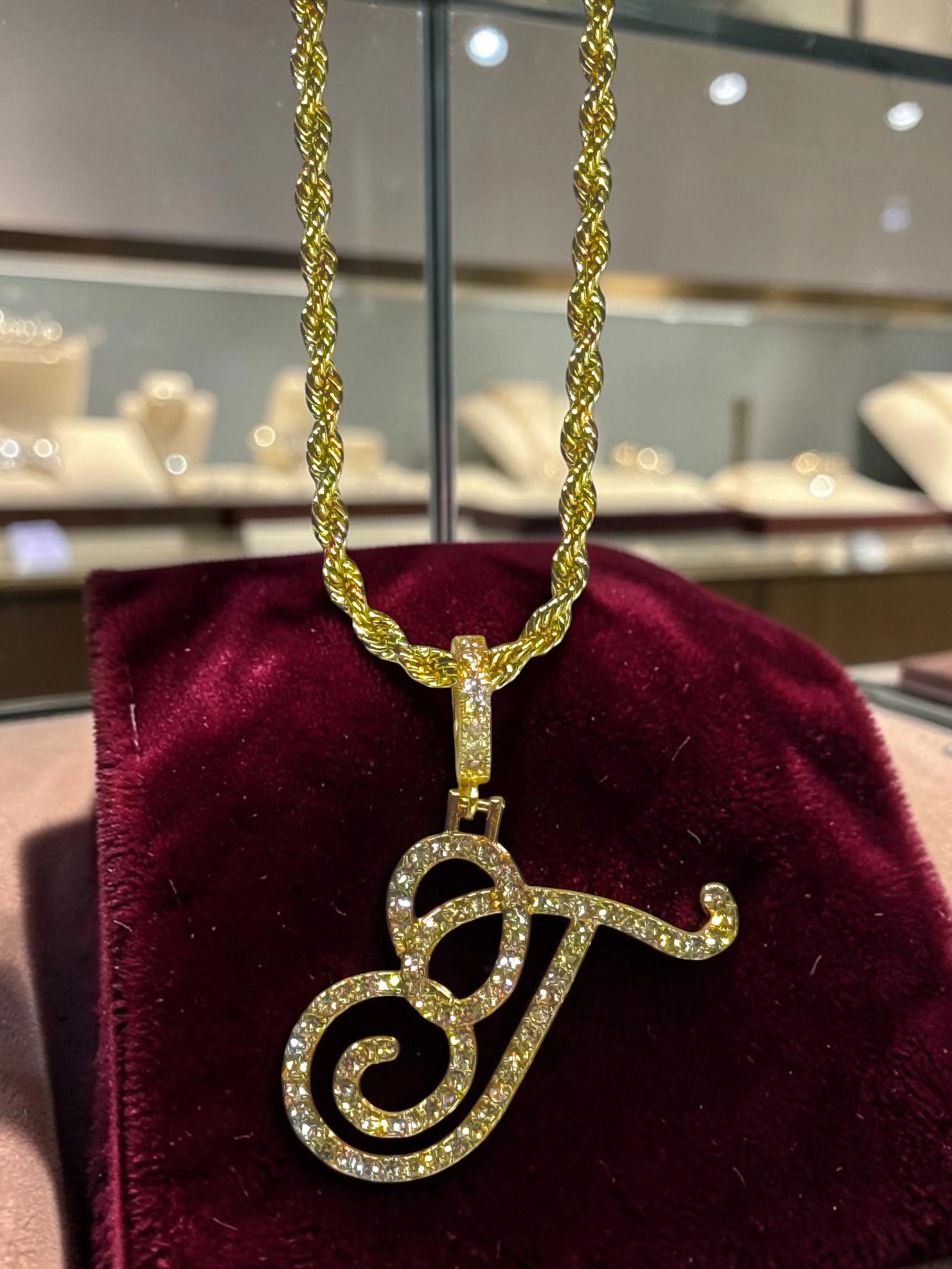 SS520 Sassy's Dazzling Gold Initial 