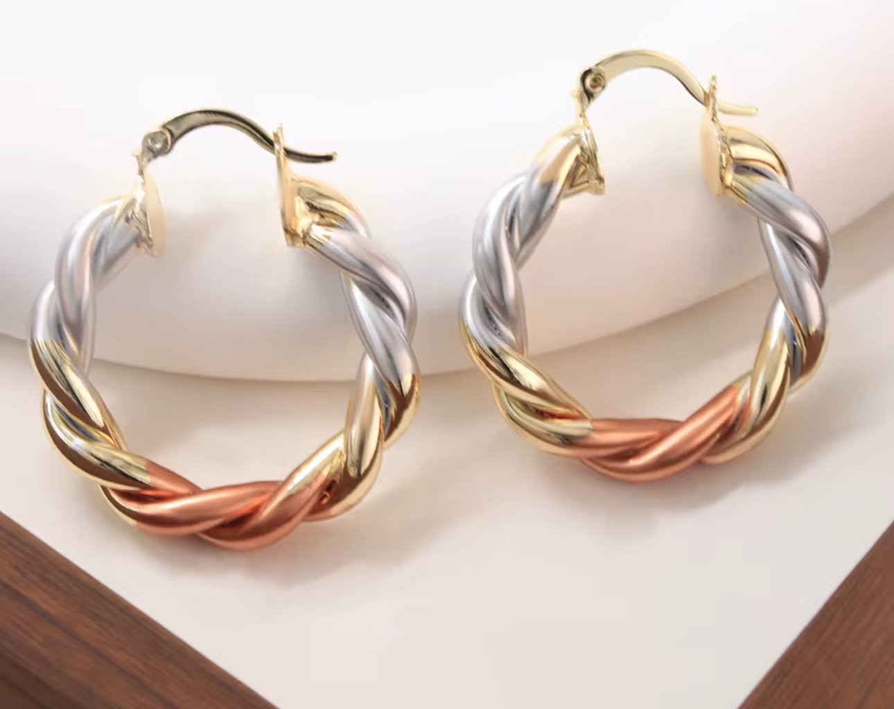 ER10 Tri-Color Twist Hoop Earrings