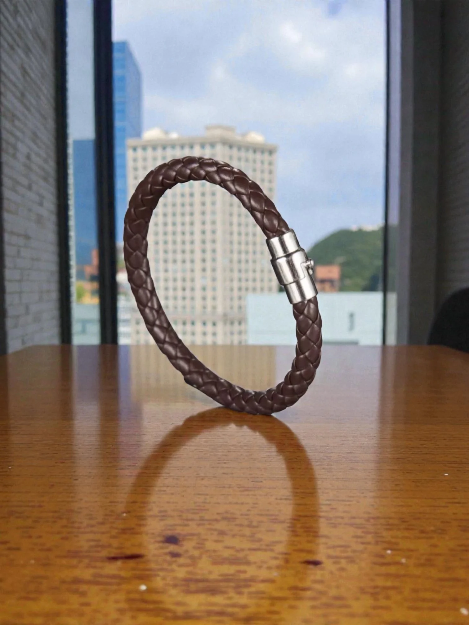 BL0l29 Classic Braided Leather Bracelet