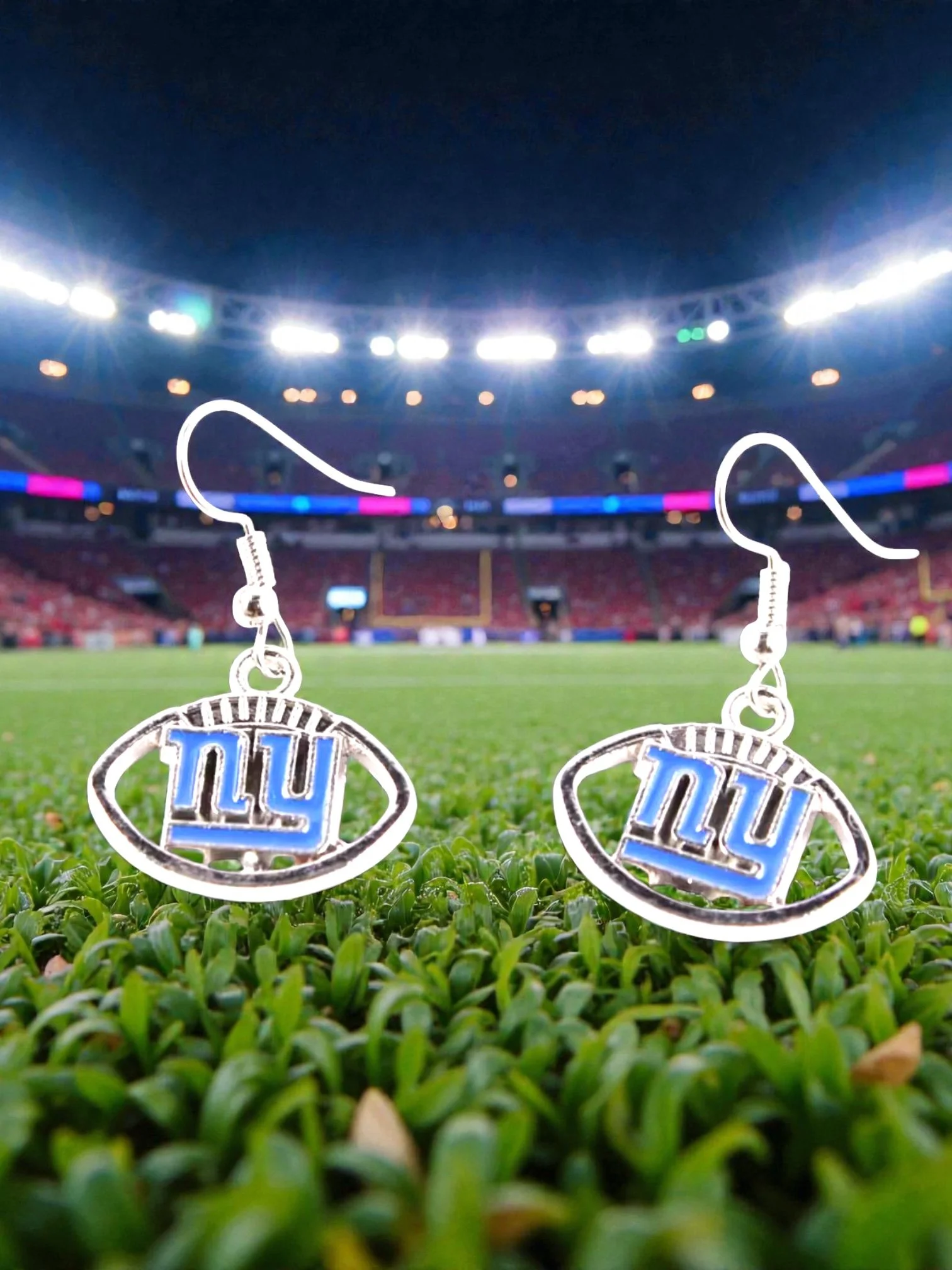 E121 New York Giant With A Football Curve Earrings