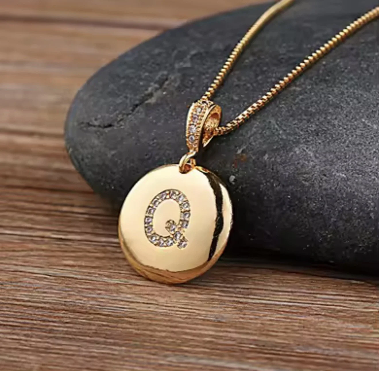 Crystal Initial Pendant Necklace - Letter 'Q'