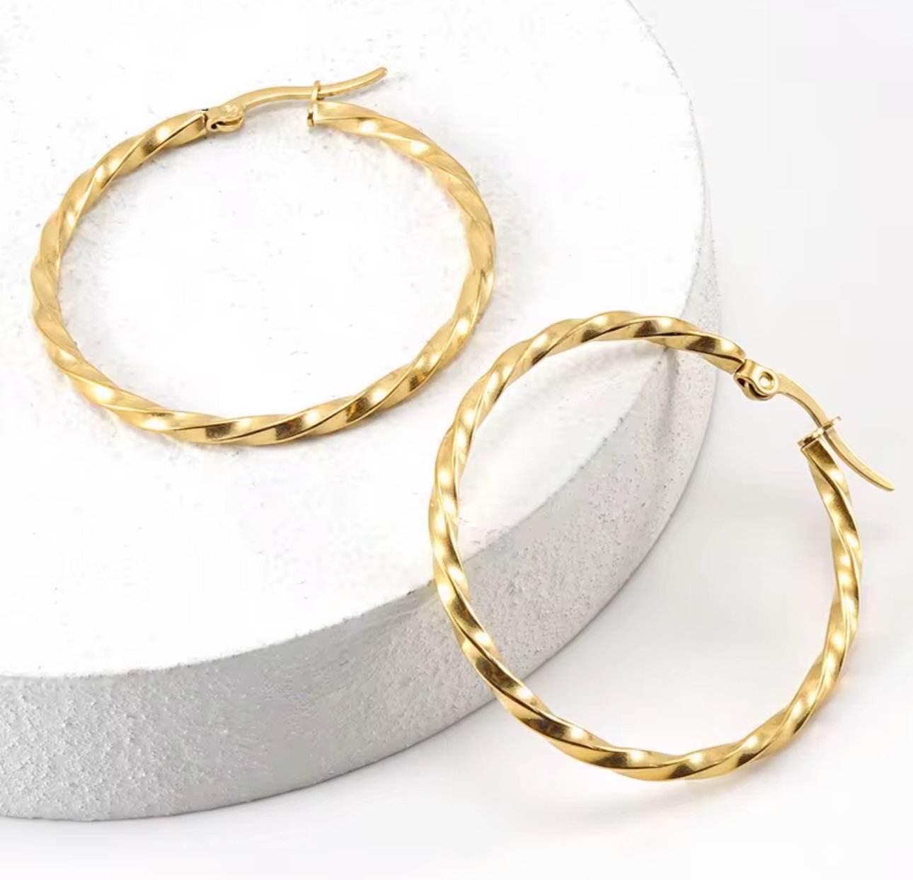 ER008 Twisted Gold-Plated Hoop Earrings