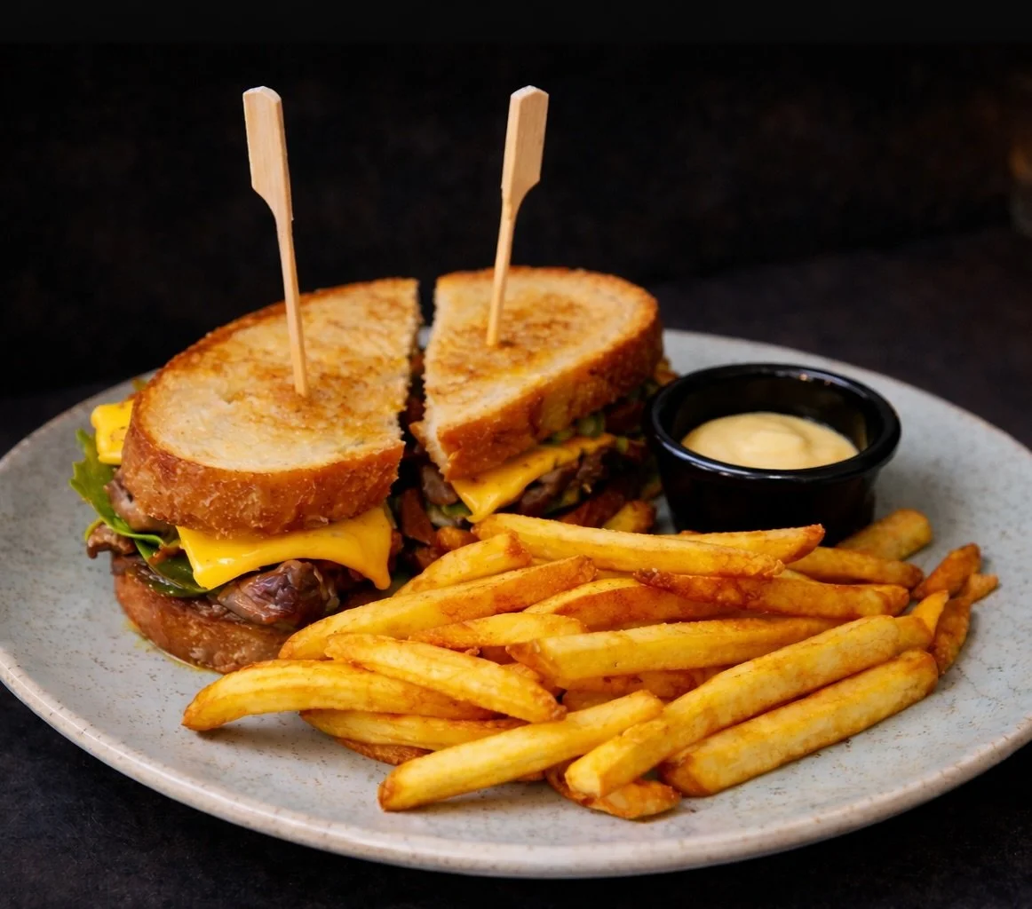 The Outback Sanga 🥩

Chargrilled Steak
Aged Cheddar
Arugula
Balsamic Onions
Chilli Mayo
Sourdough 

A recipe for perfection 🥬🥩

#steaksandwich #perthfoodies