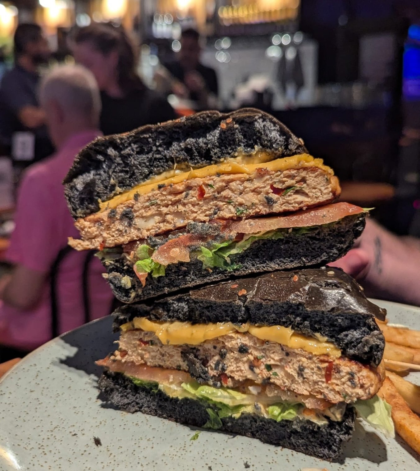 Sundays are made for big juicy burgers 🍔 🥬

Fresh ingredients and real craft 🧑&zwj;🍳