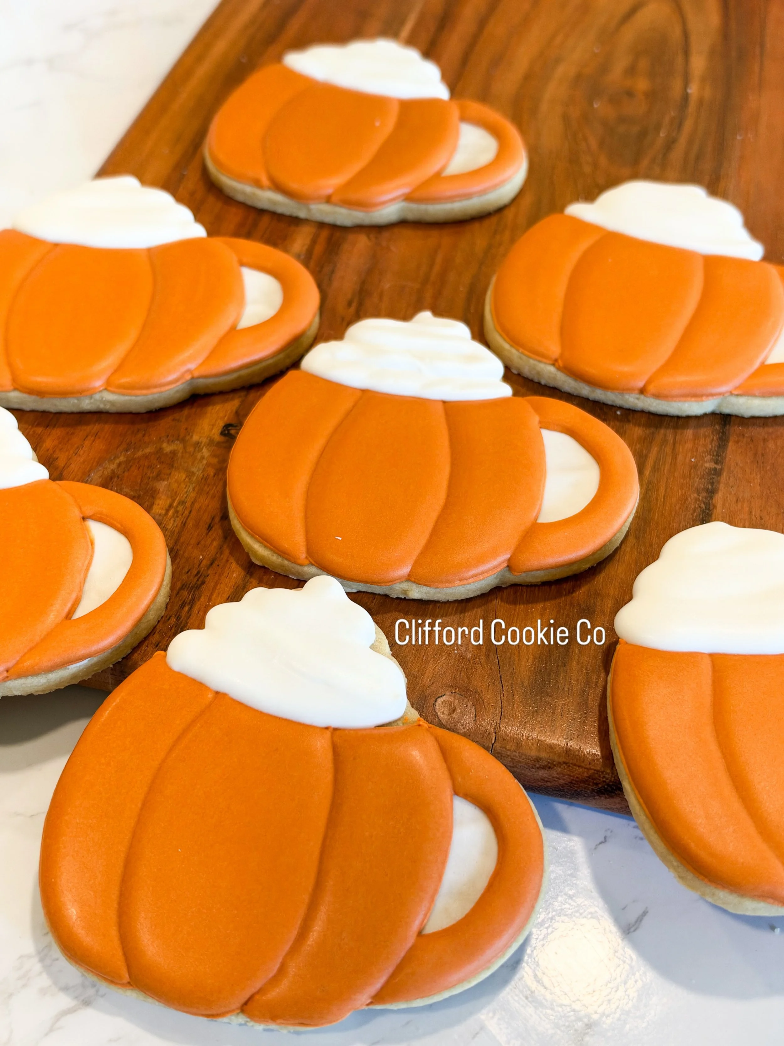 Hot cocoa or pumpkin spice? 

Either way, these pumpkin mugs were some of my favorite cookies to make this month 🎃

#customsugarcookies #pumpkinmug #fallcookies #coffeecookies