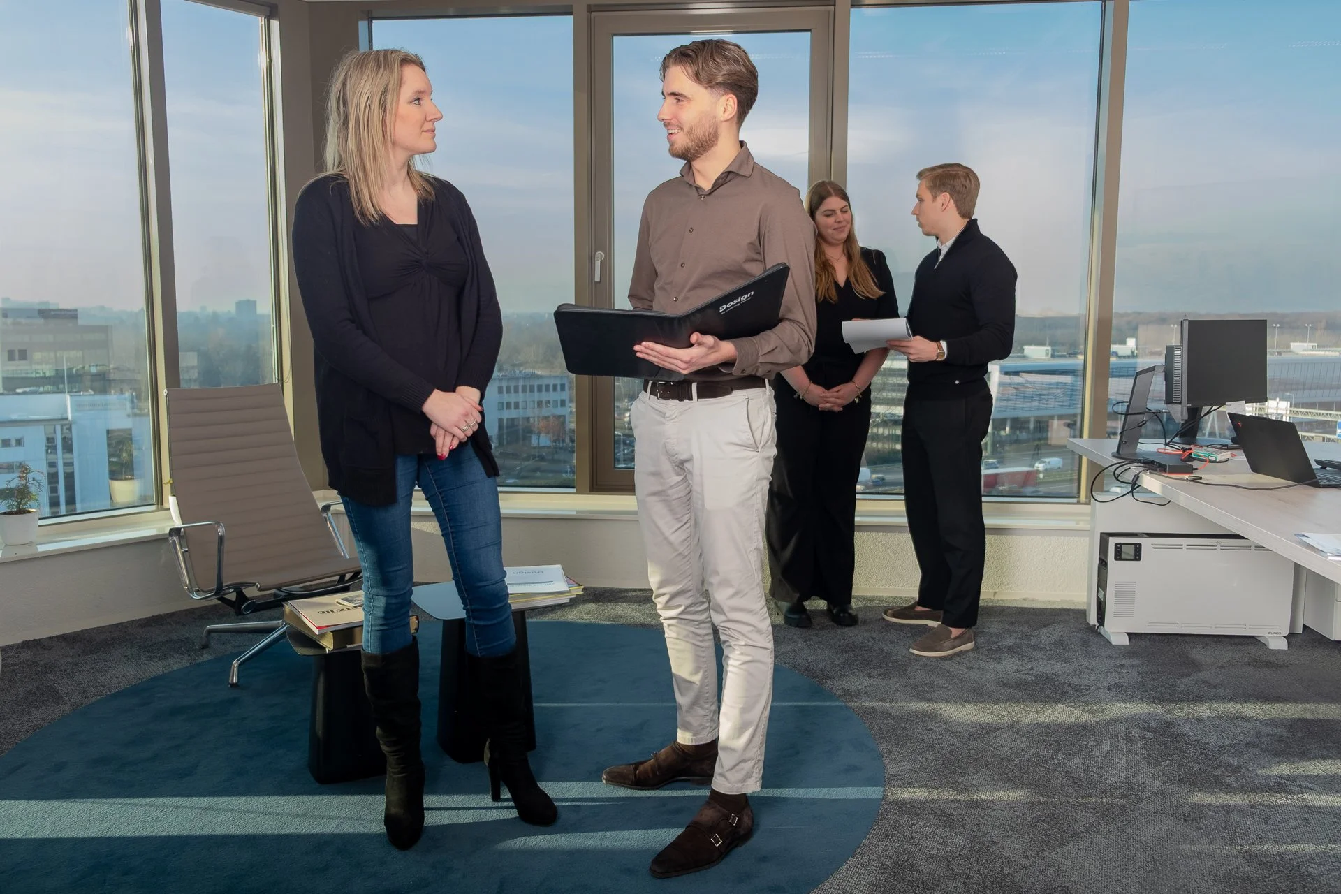 fotos voor de site staan in kantoor .jpg