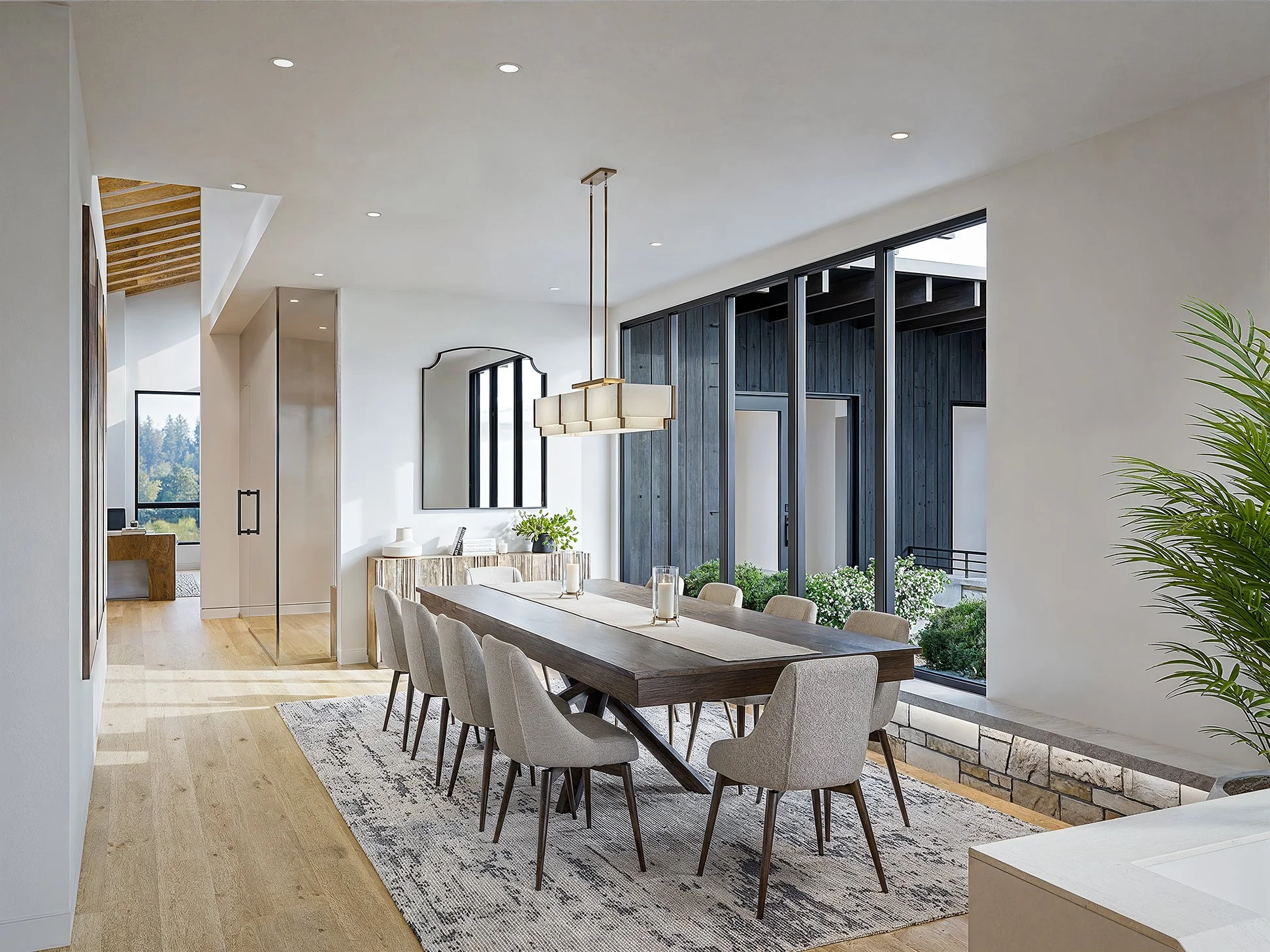 Dining  4k_v2-WEB.jpg