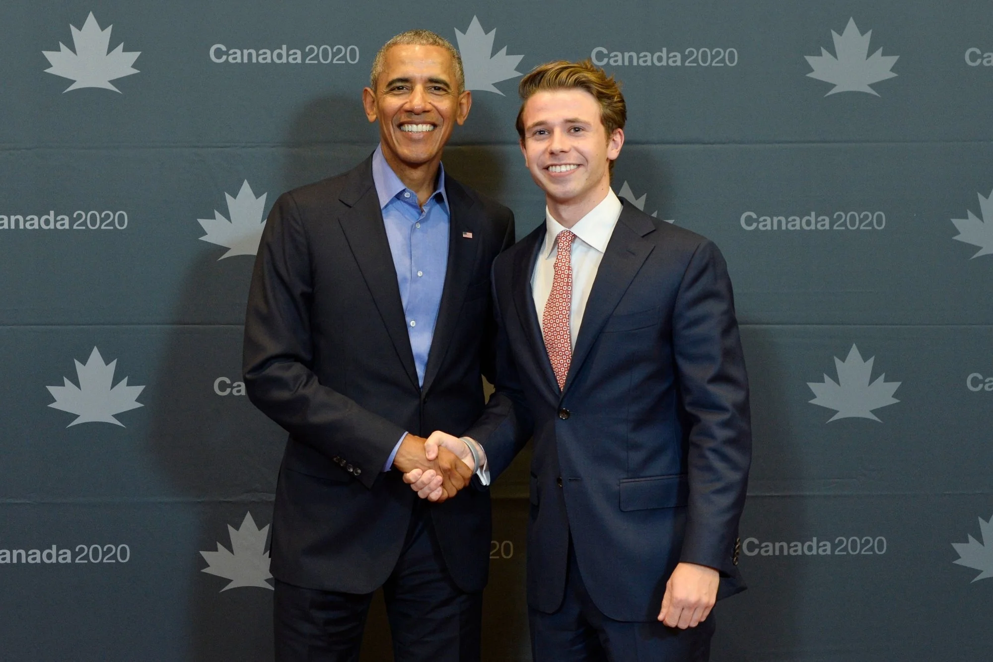 Dale McDermott discussing progressive leadership with President Barack Obama at the Canada 2020 Event.