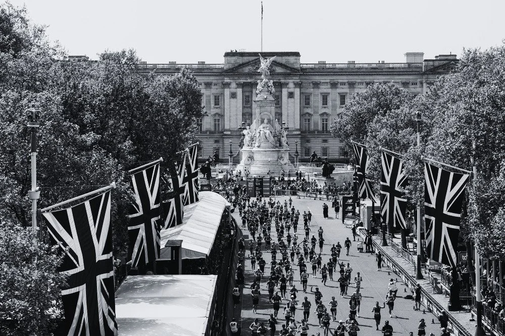 LUNDUN RULES THE RUNNING WORLD. THE BIG SMOKE BRAND TAKEOVER.