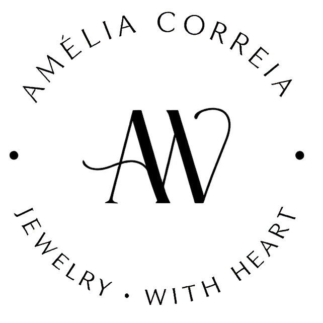 Logo de uma joalheria chamada 'Ametila Correia' com as palavras em português e inglês, e uma marca central 'AW'.
