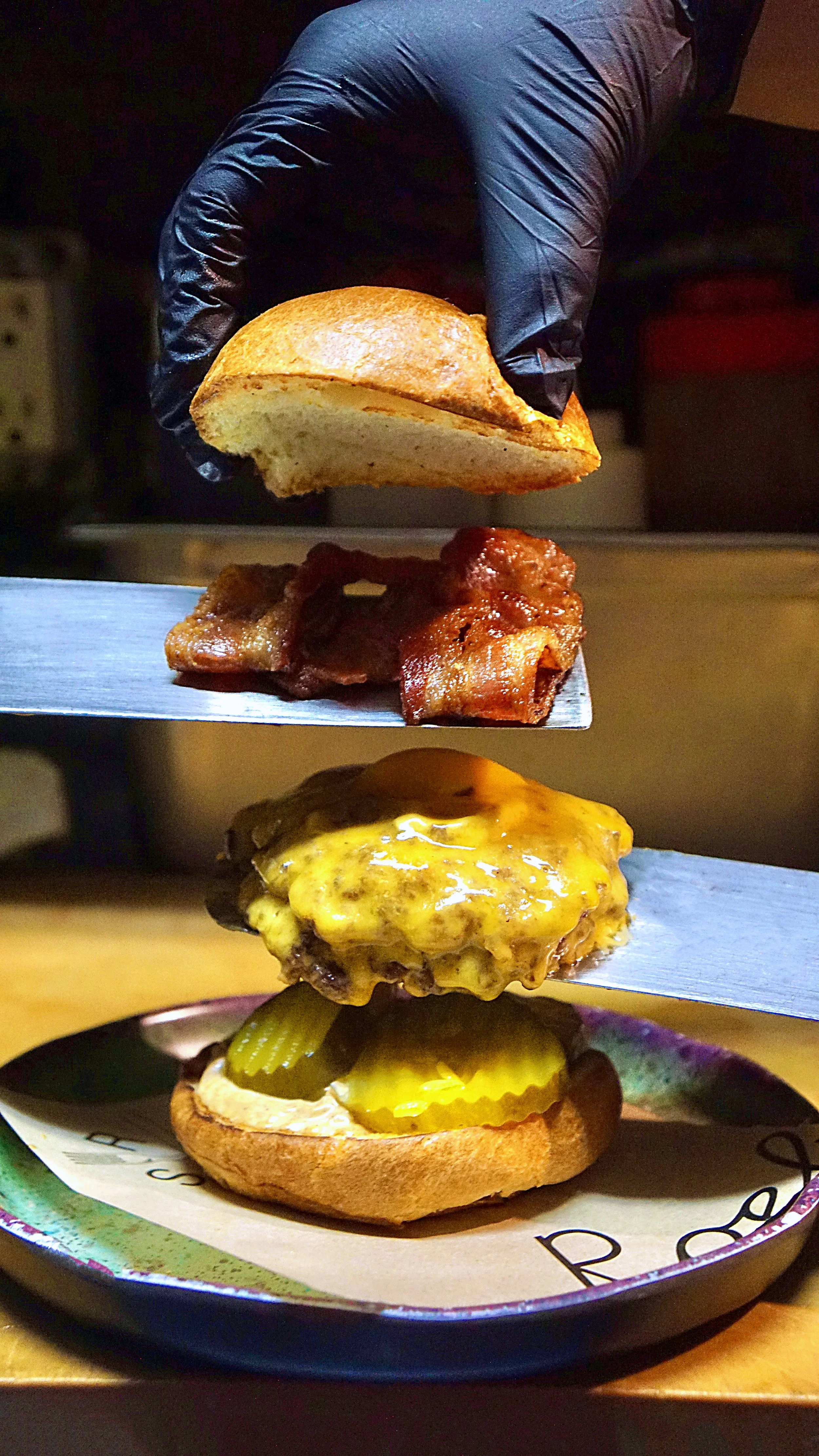 Roebling Sporting Club, Williamsburg's Best Sports Bar and Night Spot