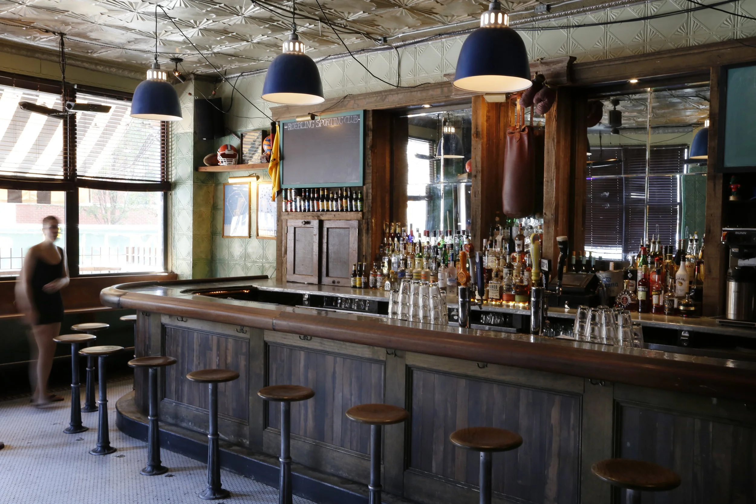 Roebling Sporting Club, Williamsburg's Best Sports Bar and Night Spot