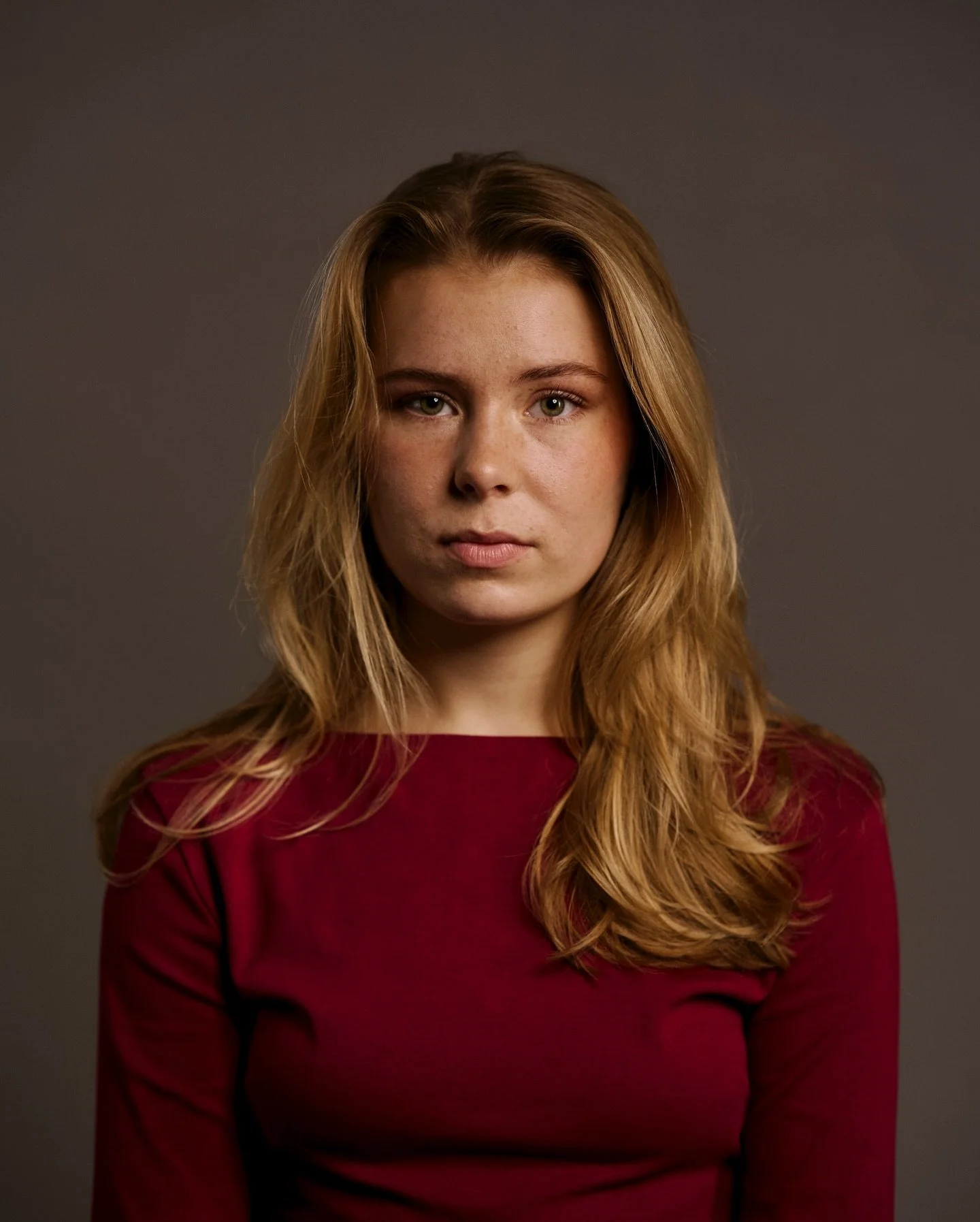 Fikk tatt noen headshots av Siri Skjeggedal i studio p&aring; skolen📸

Siri er blant annet kjent fra NRK-serien&nbsp;Sn&oslash;fall❄️ Veldig l&aelig;rerikt &aring; jobbe med portrettlys og uttrykk i studio. Takk for samarbeidet, @siriskjeggedal_ !

