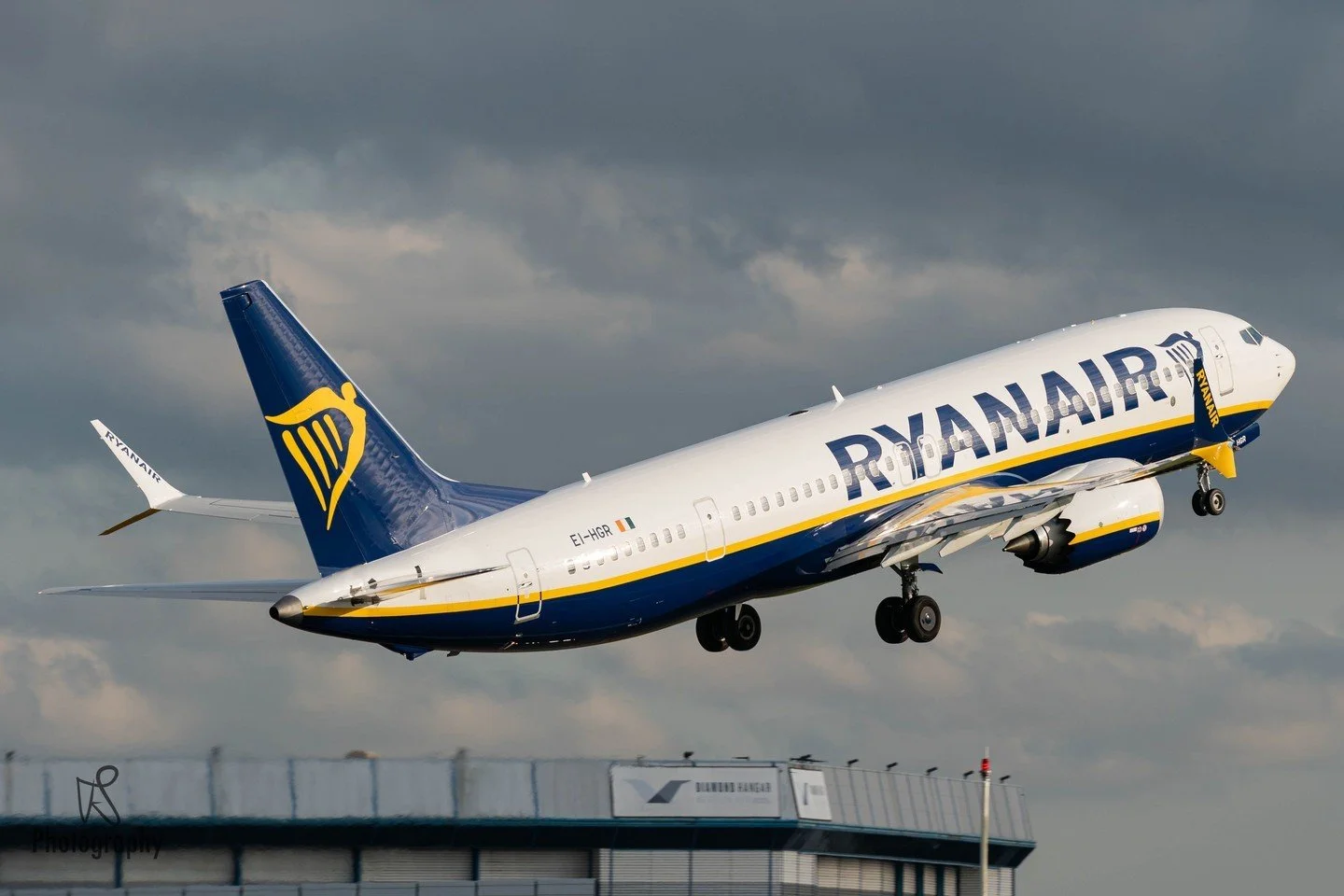 Ryanair Boeing 737 MAX 8200 EI-HGR departing London Stansted. 🛫

Camera: Sony A9 + Canon EF100-400mm
Date: 12 August 2021

#Ryanair #Boeing737MAX8200 #LondonStansted #Boeing737 #AirplaneSpotting #AviationPhotography #Travel #Flight #Airline #PlaneSp