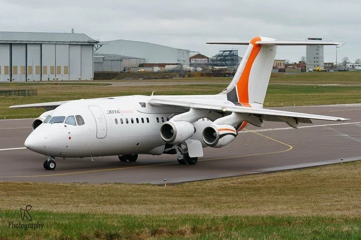 Jota Aviation AVRO RJ85 G-JOTR at Cambridge today dropping off Manchester City on their way to Peterborough for tonight's football game.

@cambridge_jet_centre @the_marshall_group @mancity @jotaaviation

#mancity #aviation #mcfc #avgeek #manchesterci