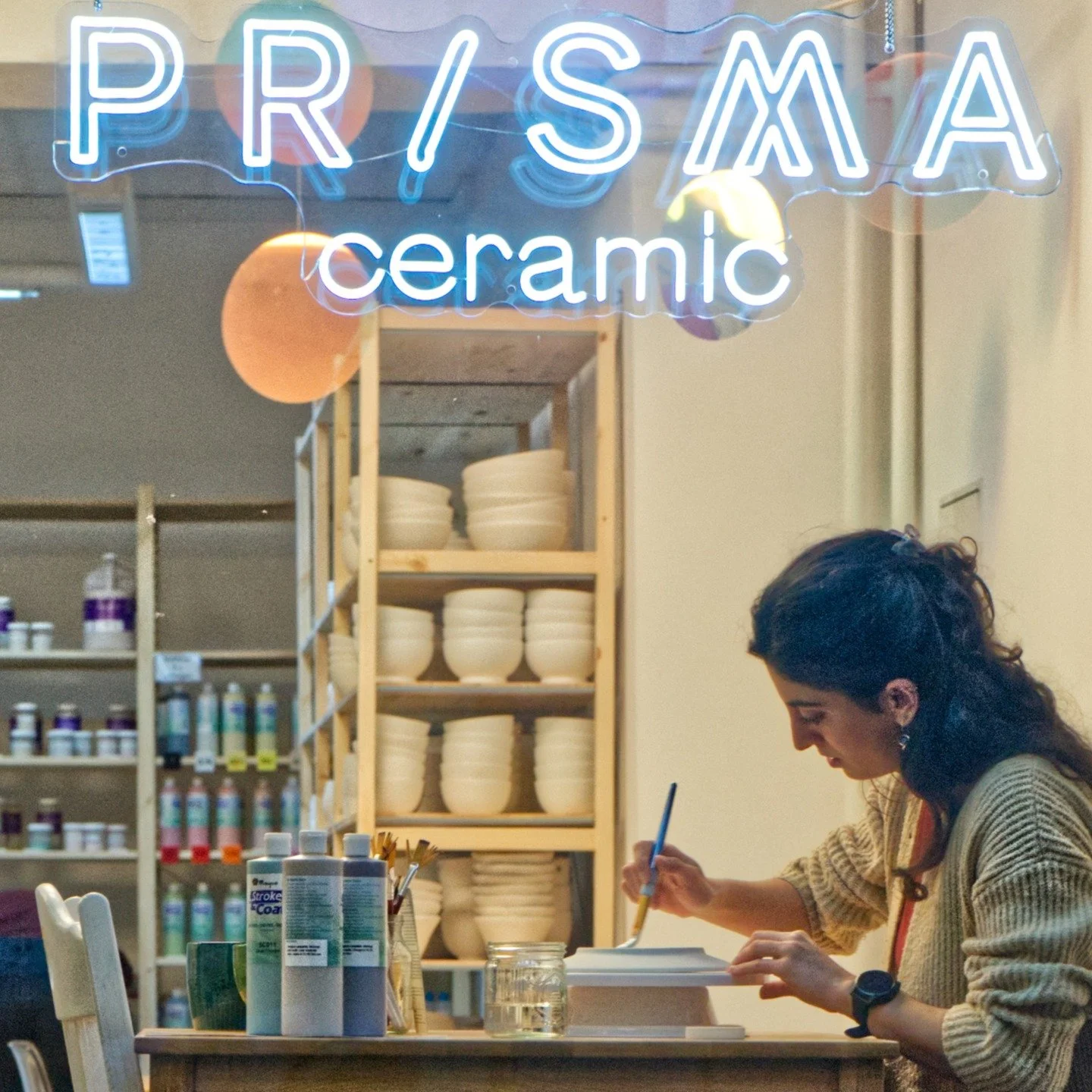 Samstag ist Prisma Tag, dein neues Keramikmalstudio in W&uuml;rzburg! Schaue noch heute bei uns vorbei und kreiere dein Meisterwerk 💫