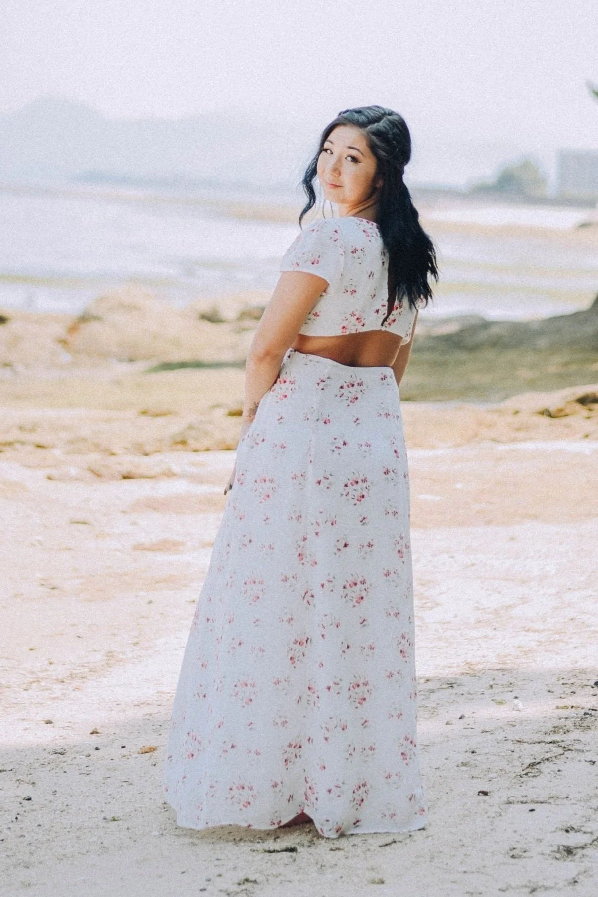 Cheyenna Cahoon, Kansas City wedding hairstylist, creating wedding hair for bride