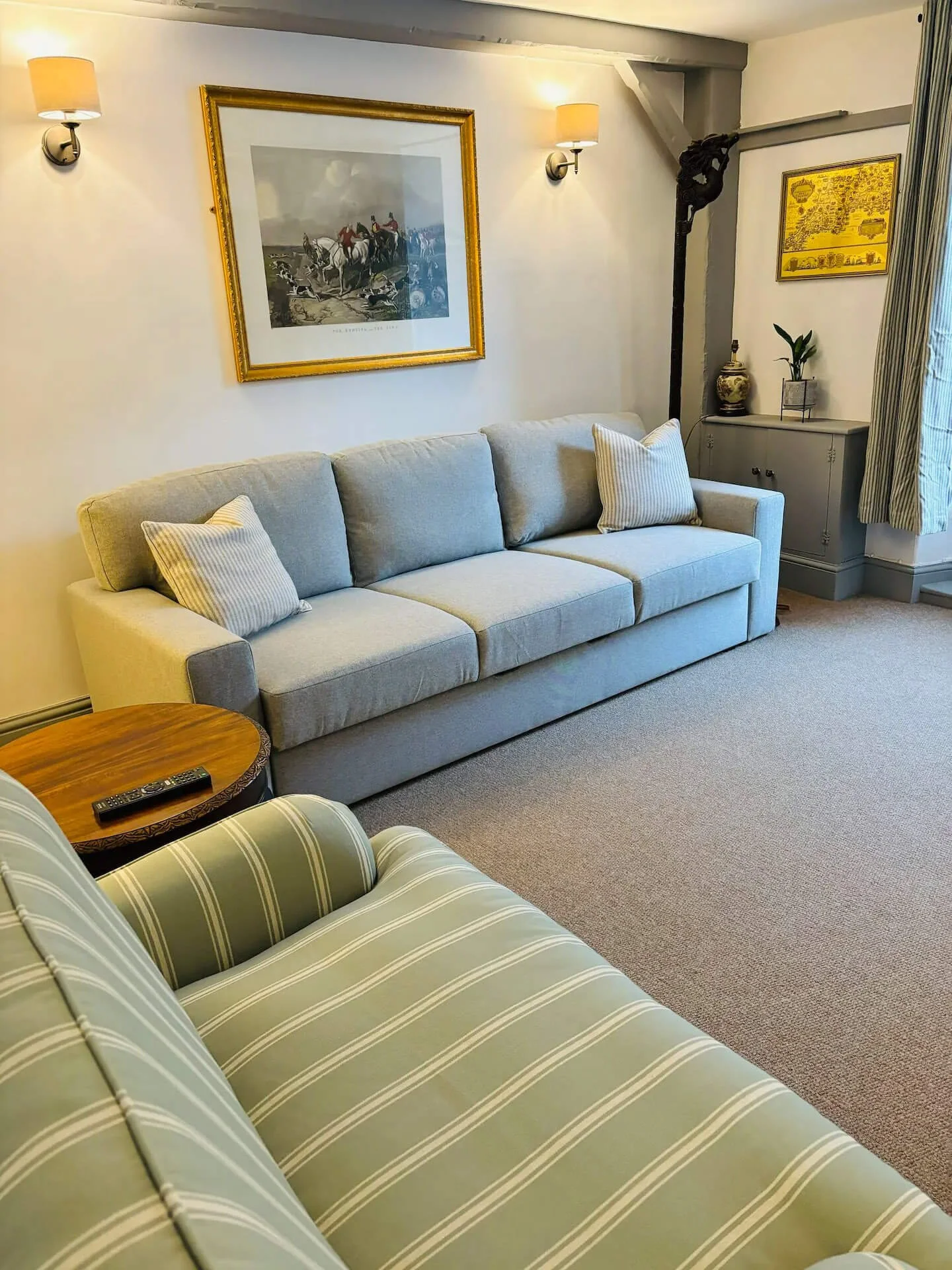 lounge 3.jpg