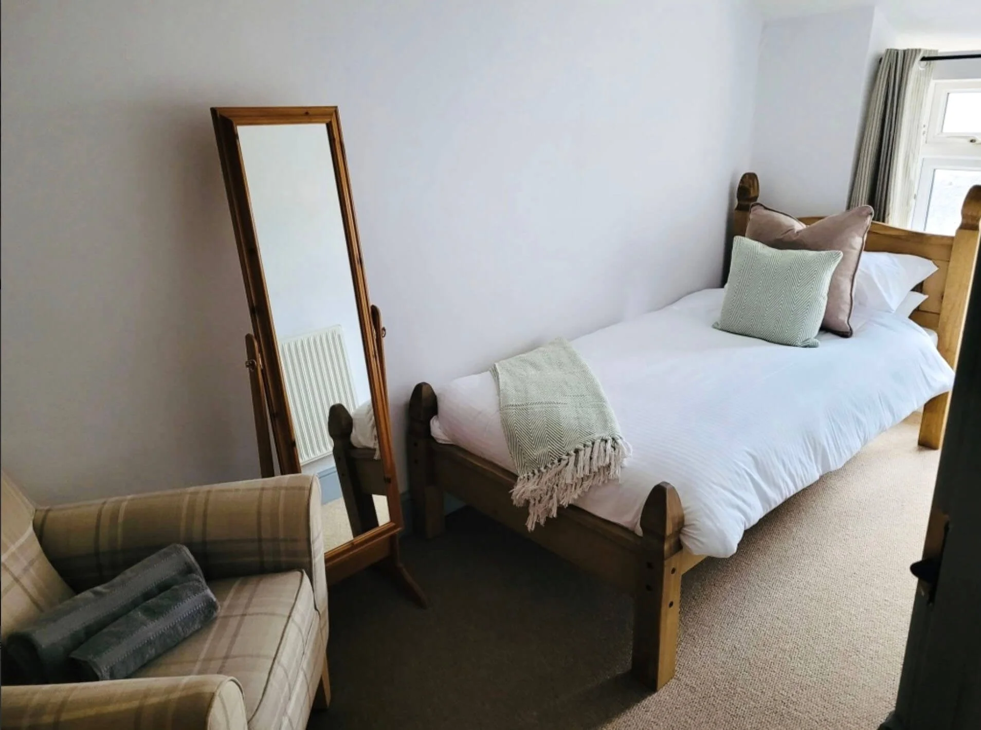 Bear Inn Flat Bedroom 2.jpg