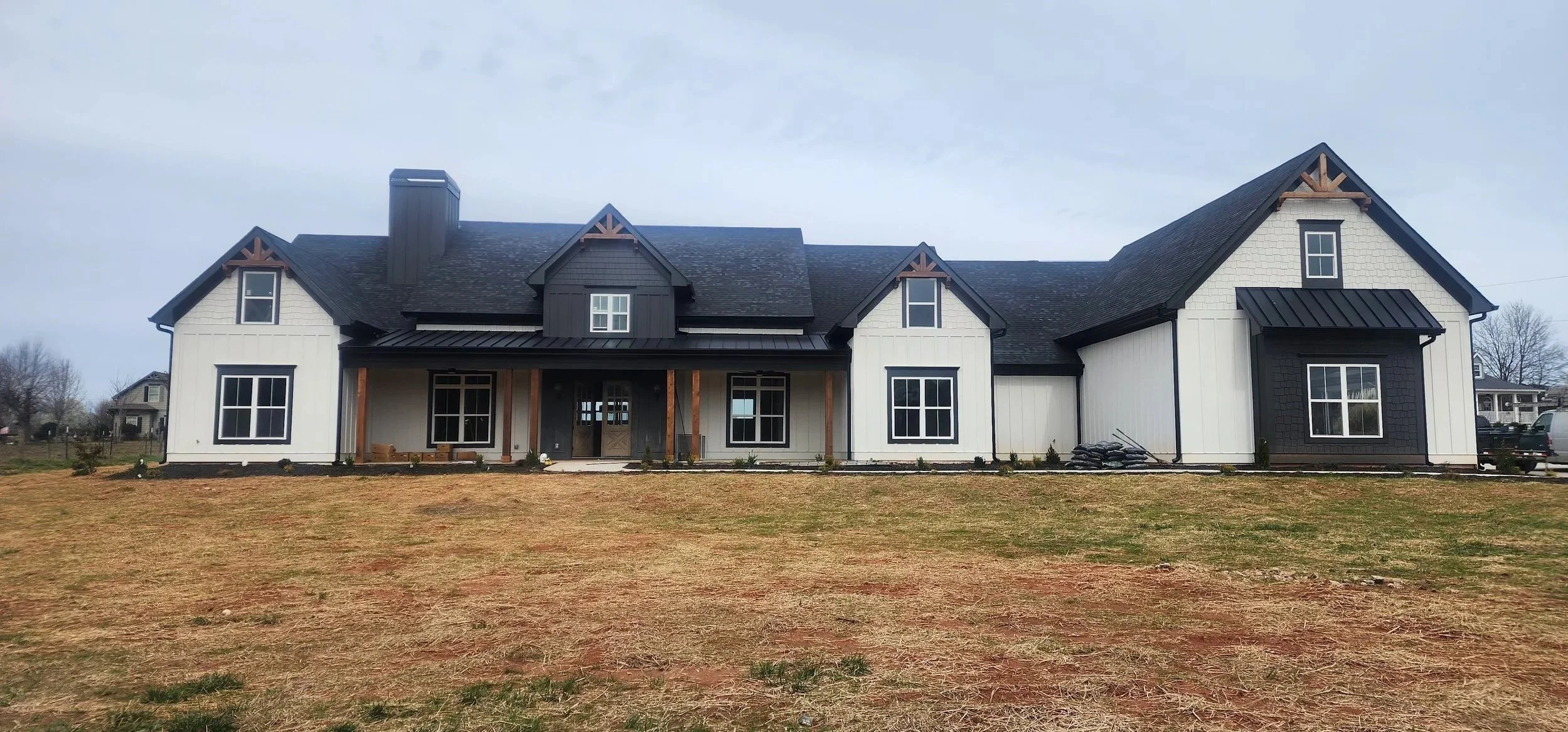 Oranssi carpenter using bench saw