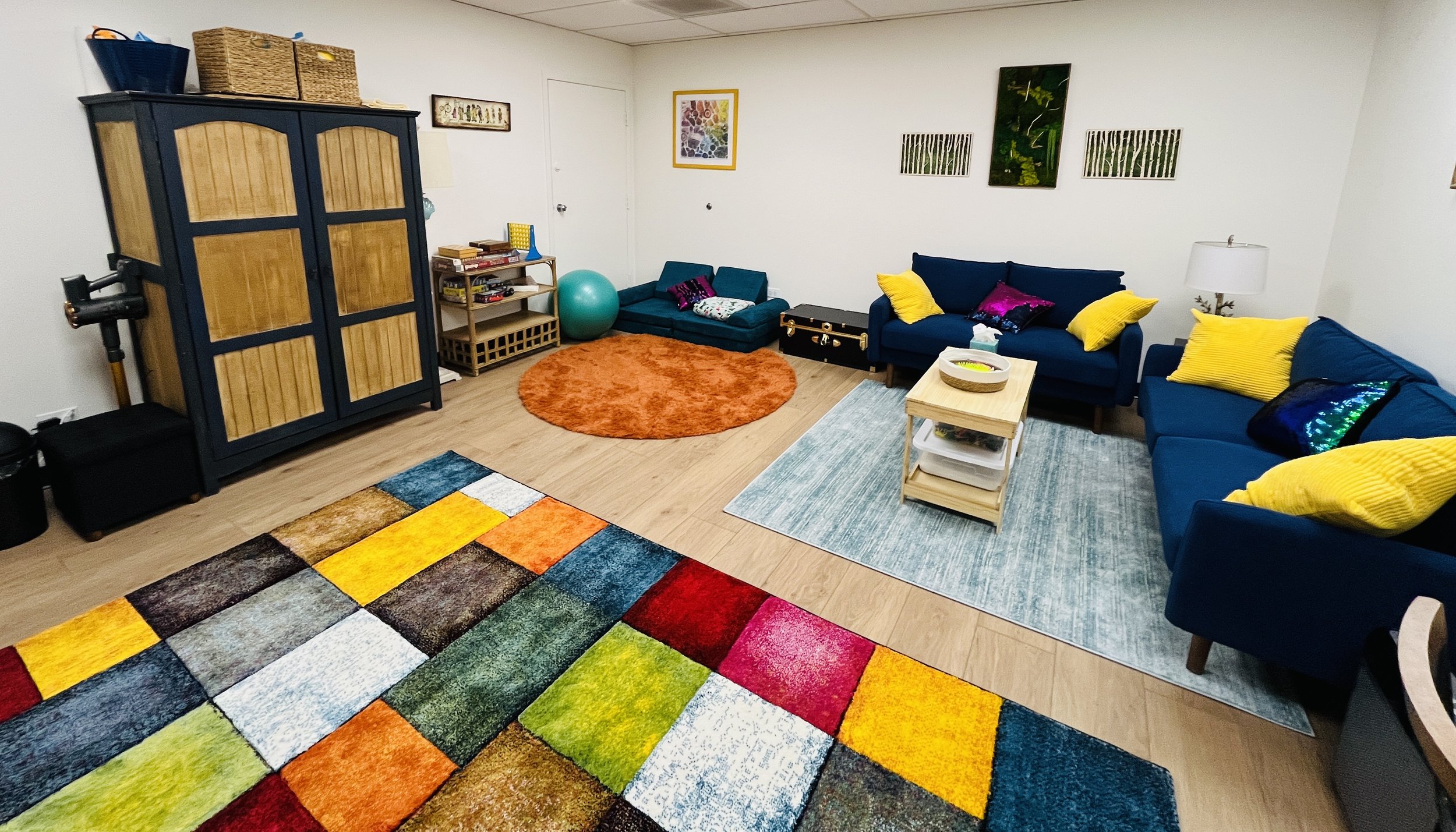 “Sensory-friendly tools and materials for children and adolescents in Denver-area therapy office