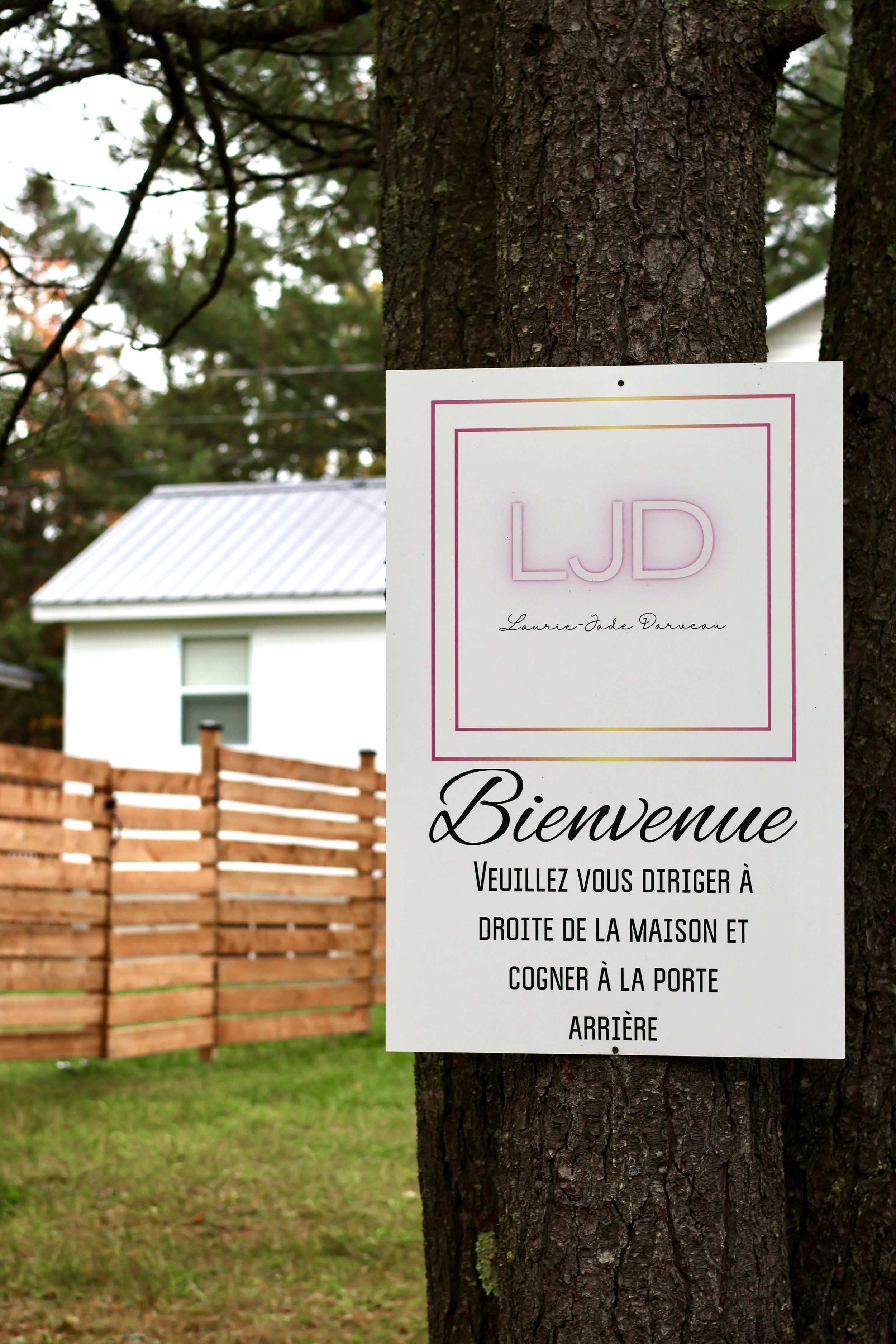 Pancarte extérieure de LJD Tattoo