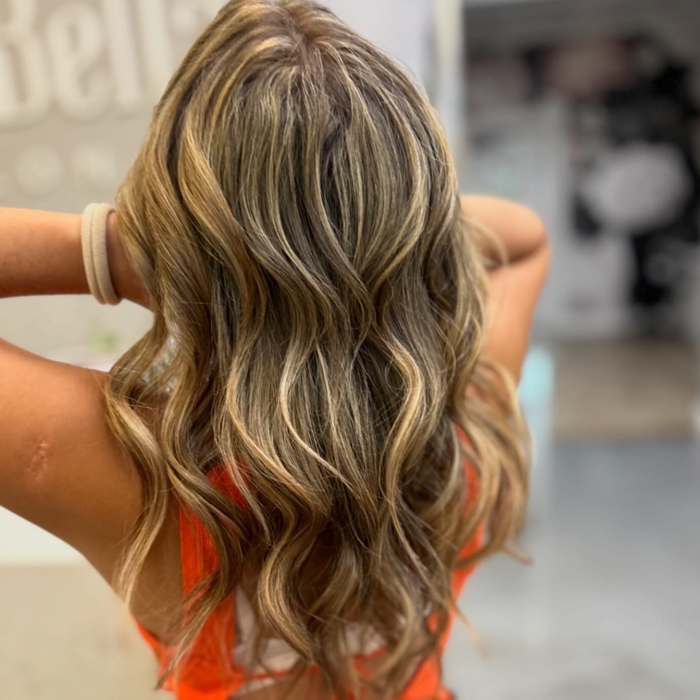 call and book for color &amp; highlights with the amazing talented @hii_imsandra 🔥🫶🏽