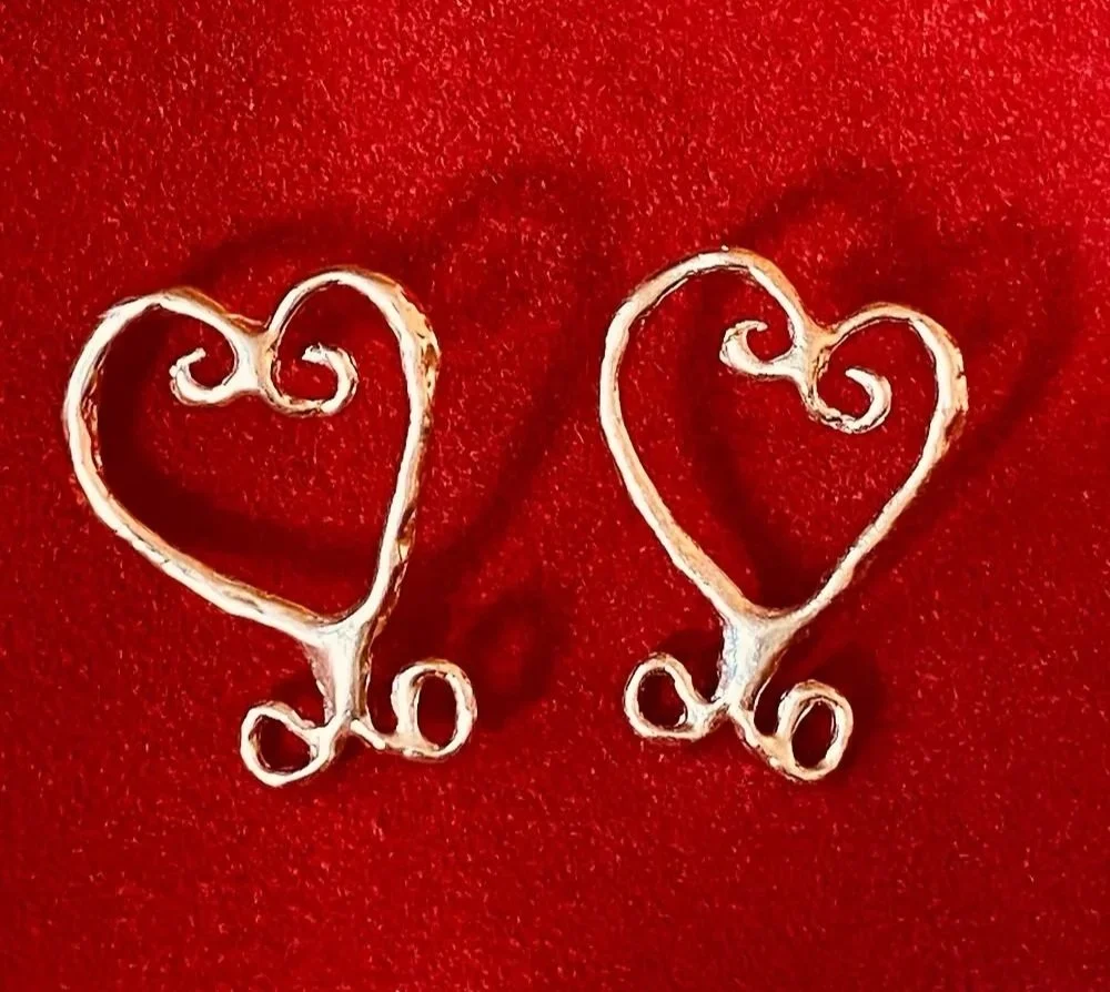 heart+earrings.jpg