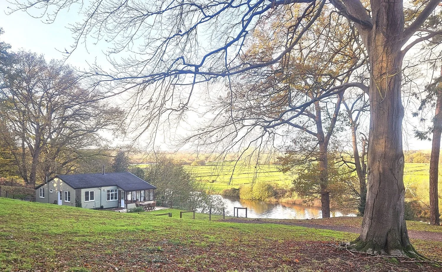 Unique river view holiday let cottage waterside above the River Yare