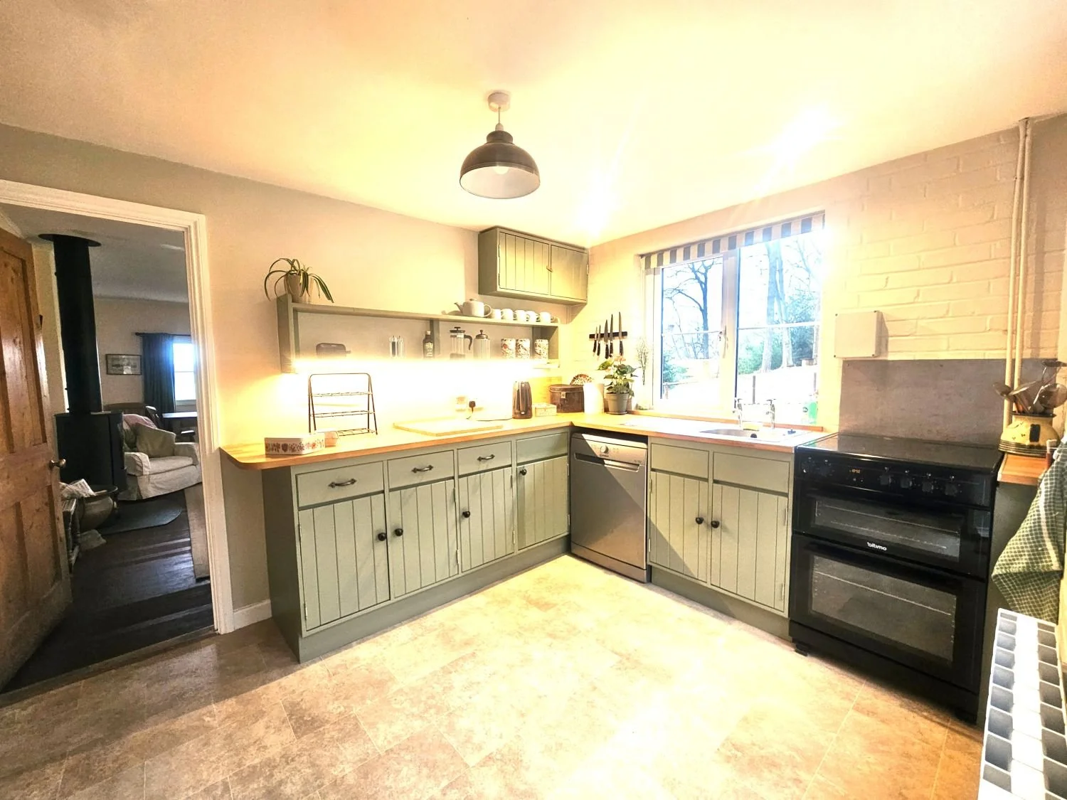 Fully equipped kitchen