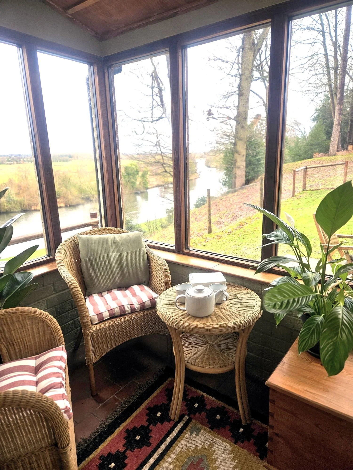 coffee nook water views