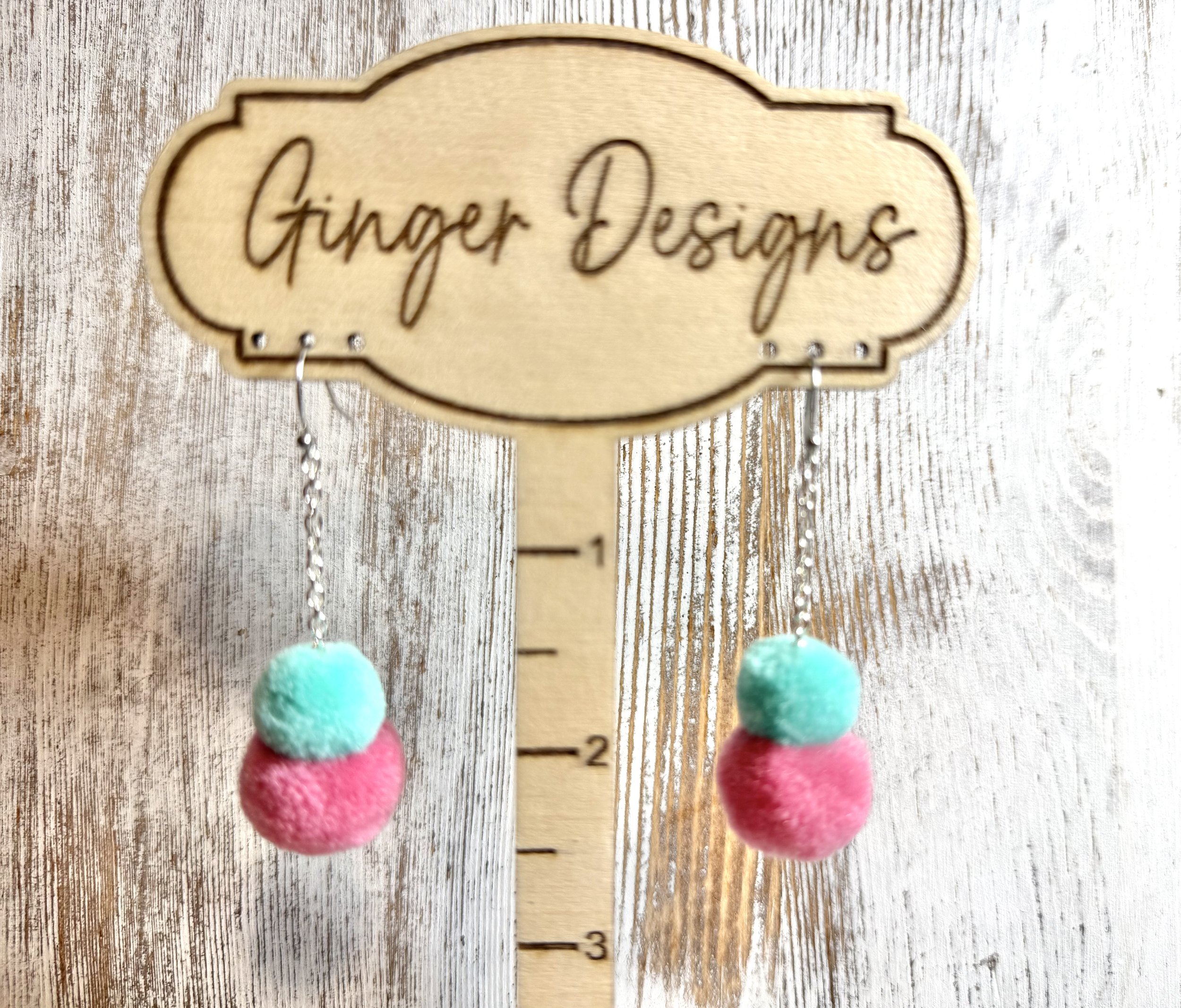 Pom pom earrings