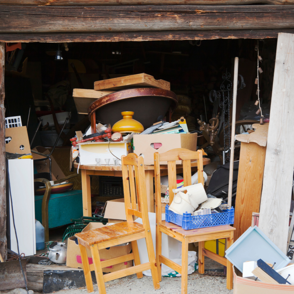 Débarras et évacuation d’encombrants pour maisons, caves, greniers et garages dans les Alpes-de-Haute-Provence (04) et les Hautes-Alpes (05). Intervention rapide et devis gratuit.