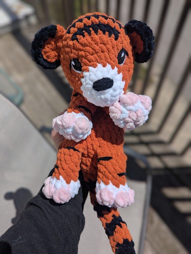 Crochet Tiger Snuggler