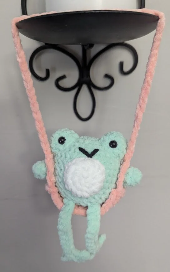 swinging frog3.jpg