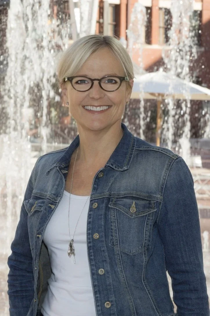 Susan Wade, LCSW, offering compassionate guidance during private marriage intensives in Fort Worth.