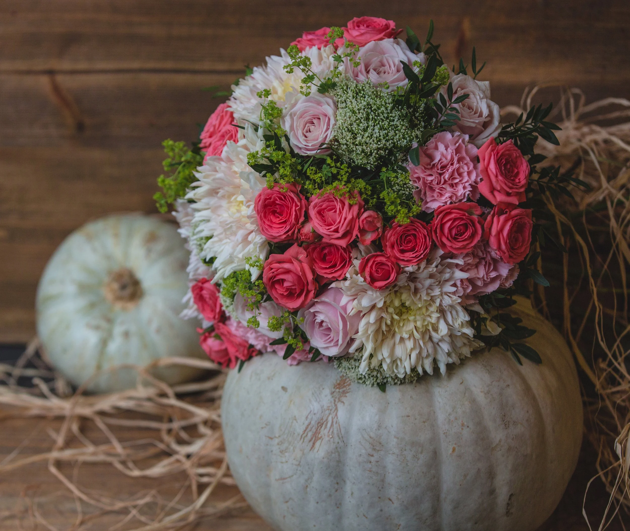 flower-bouquet-put-inside-pumpkin-ball.jpg (Copy)