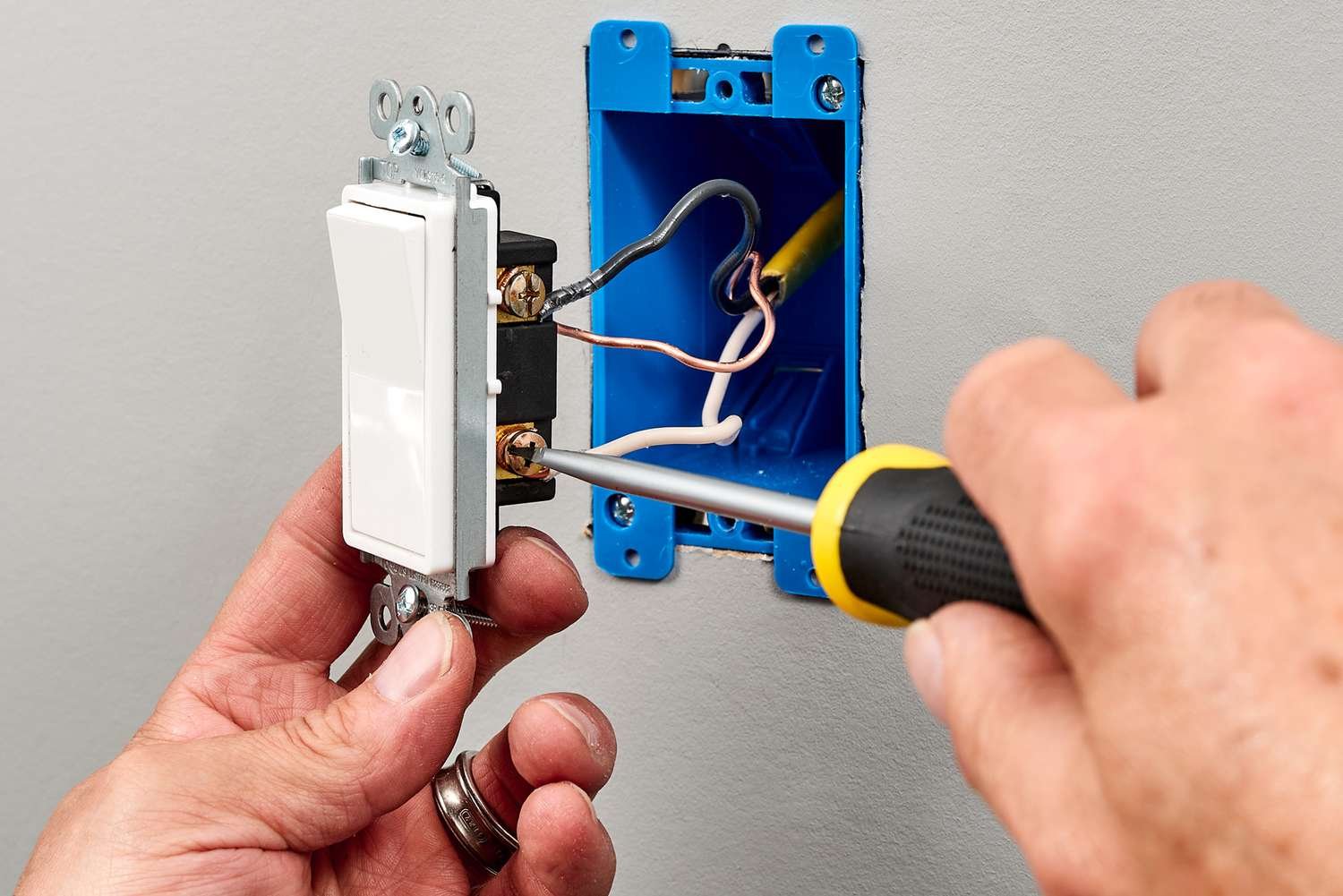 how-to-wire-and-install-single-pole-switches-1152330-05-2de77af170364a6fb3846f30634a5cd3.jpg