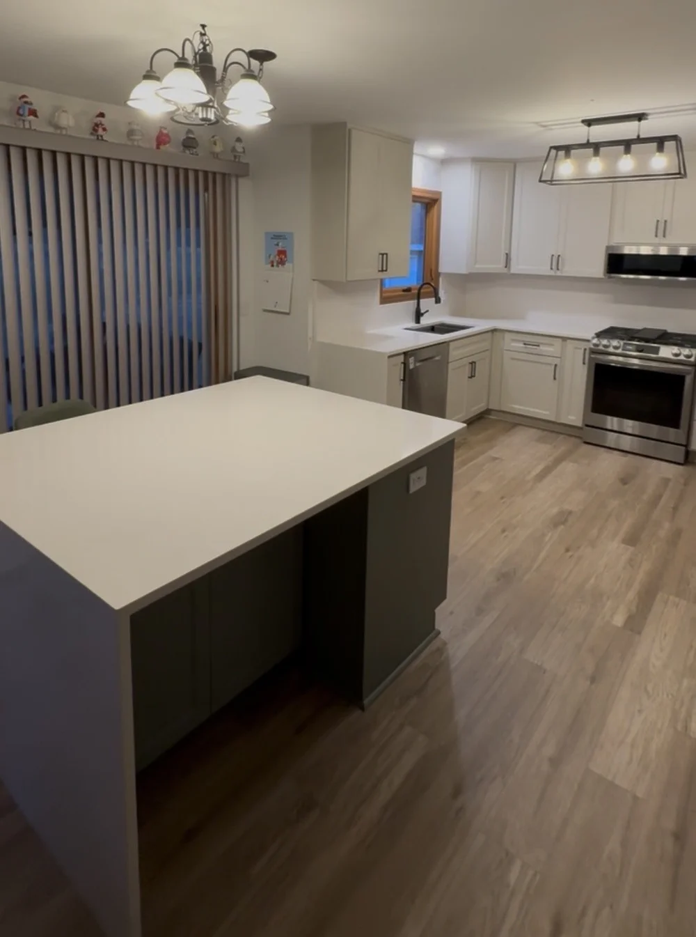 Finished residential kitchen remodeling project in Algonquin Illinois