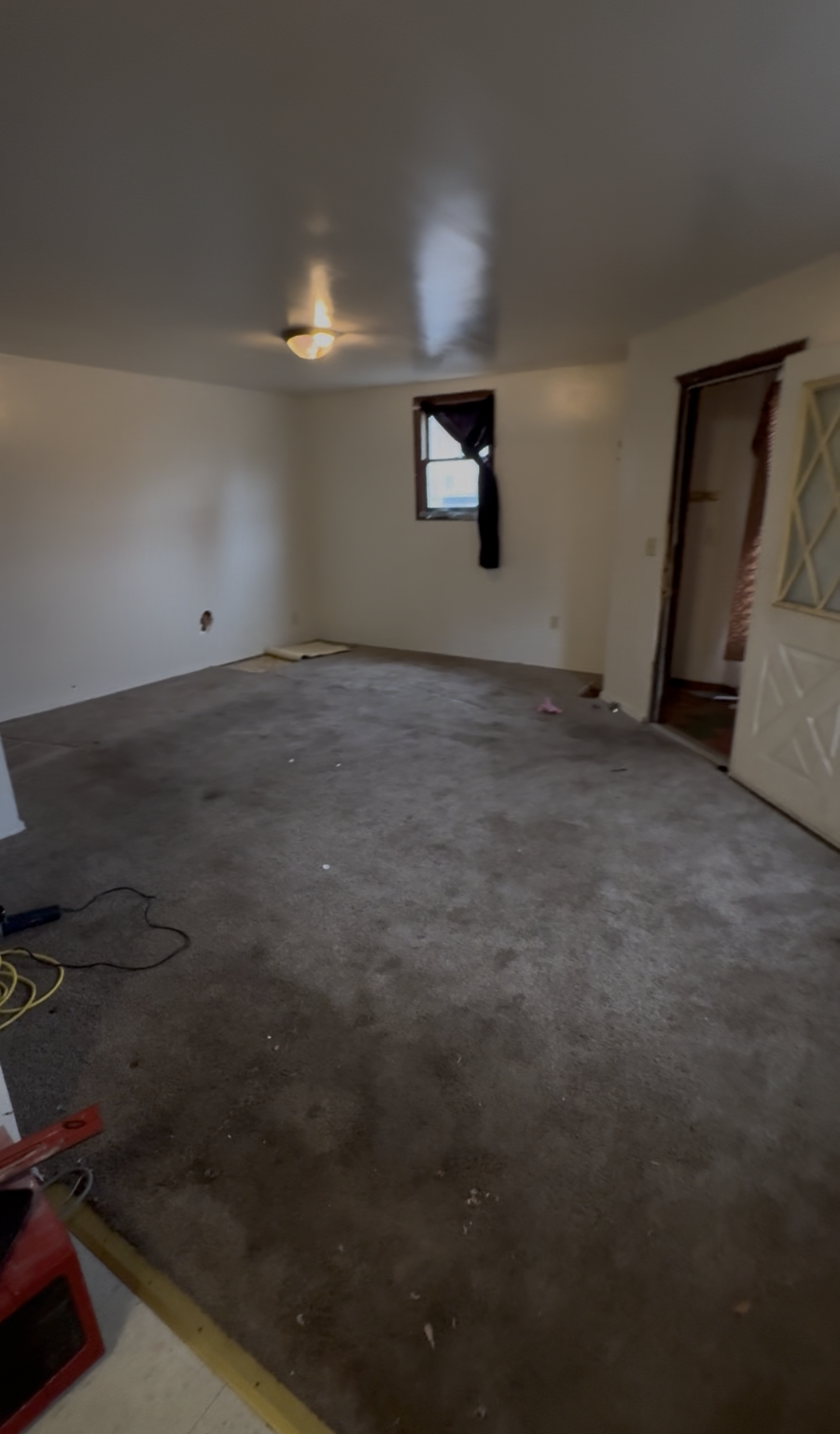 Living Space Flooring — before renovation in Woodstock, Illinois