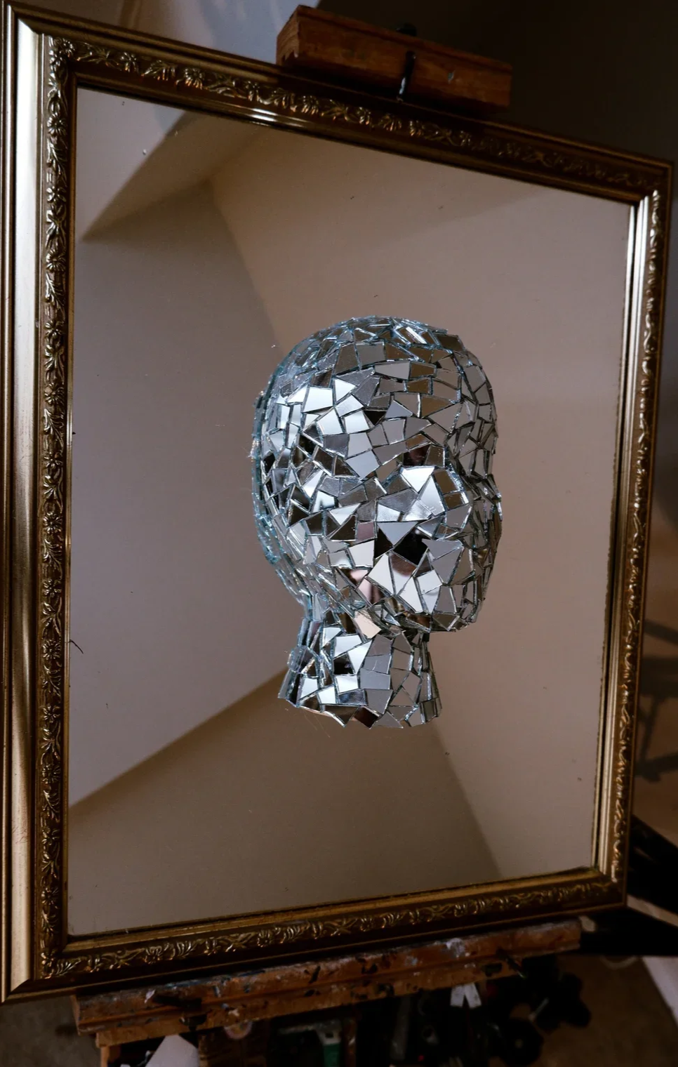 'I hold my broken face between my hands' 
-Nizar Qabbani 
Self-portait 