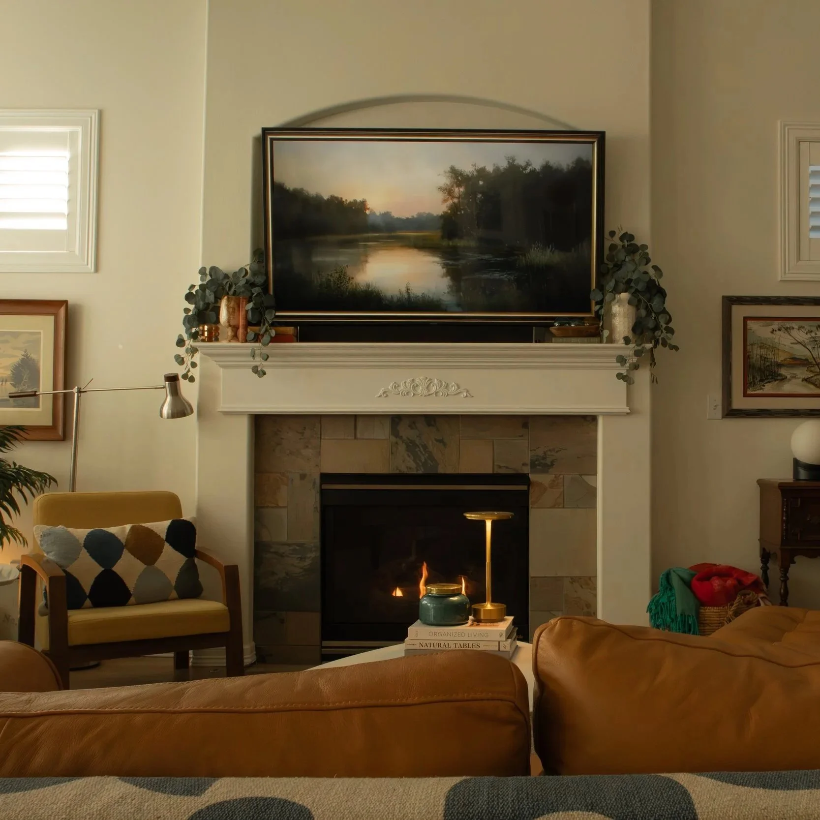 A mid-century-modern style enlivened the living room
